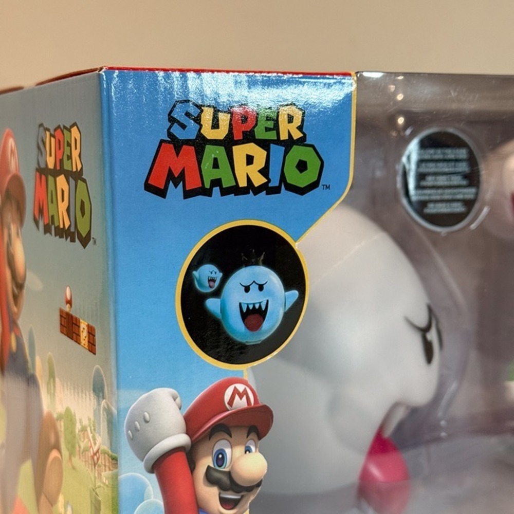 Nintendo Super Mario King Boo, Luigi & Boo Action Figure Set - 3pk Glow in Dark - Picture 7 of 9